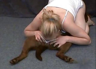 Blonde enjoys hardcore sex with a mutt